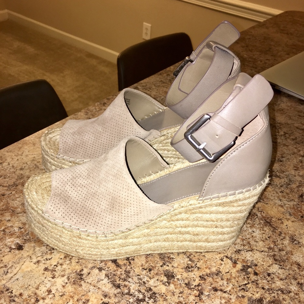 Marc Fisher adalyn wedges